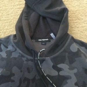 Karl Lagerfeld Paris Men Sweatshirt. Size L. Color Grey/Camo